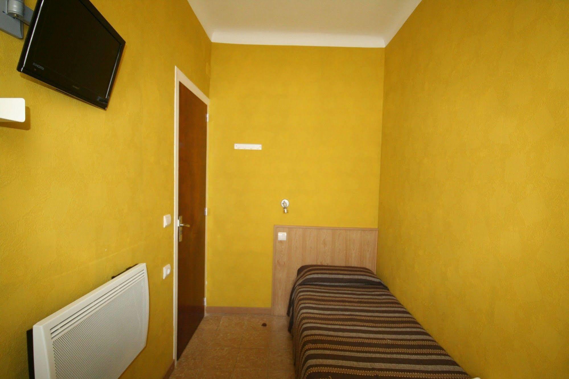 Hostal Juventus Портбоу Екстериор снимка