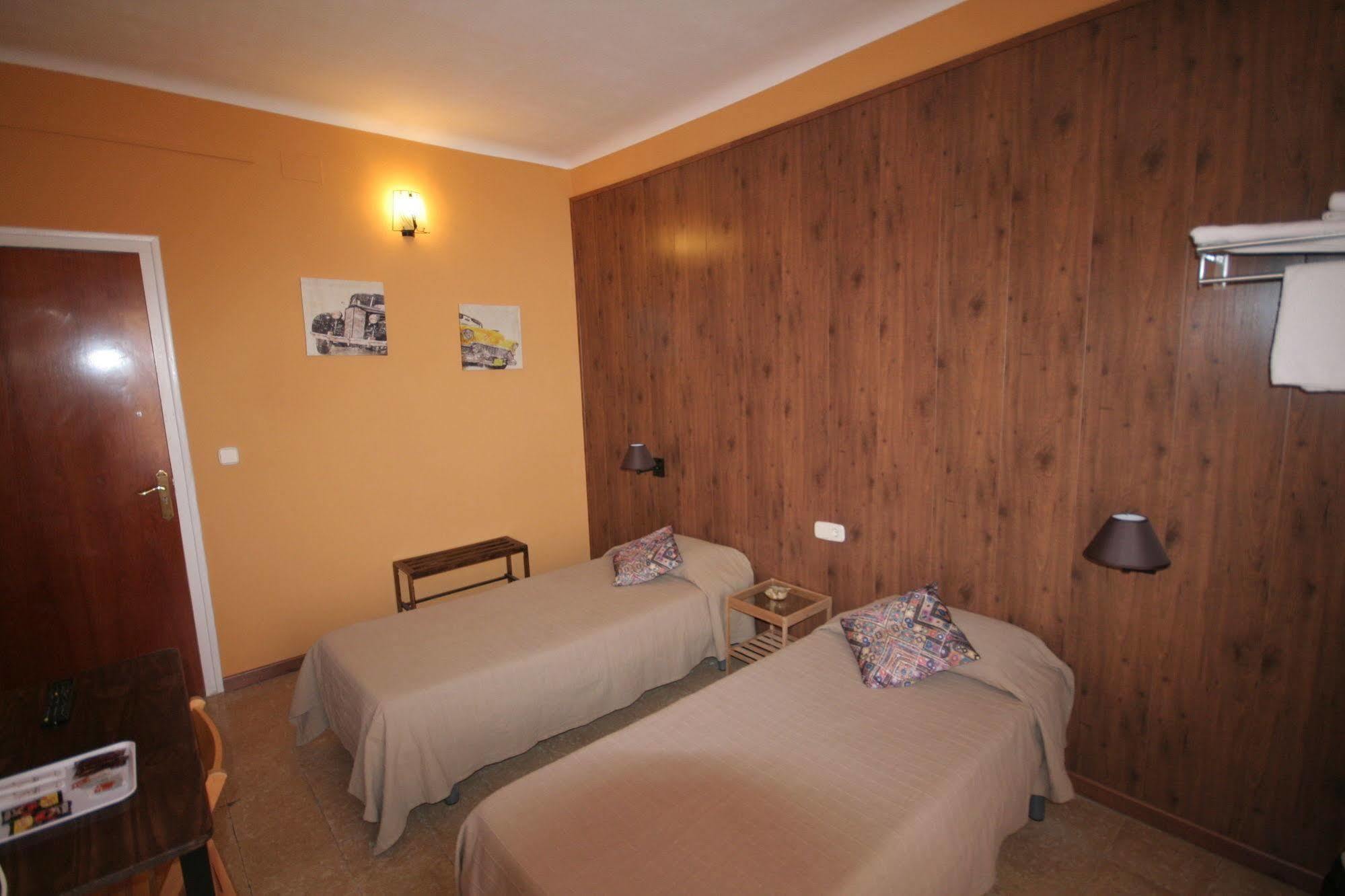 Hostal Juventus Портбоу Екстериор снимка
