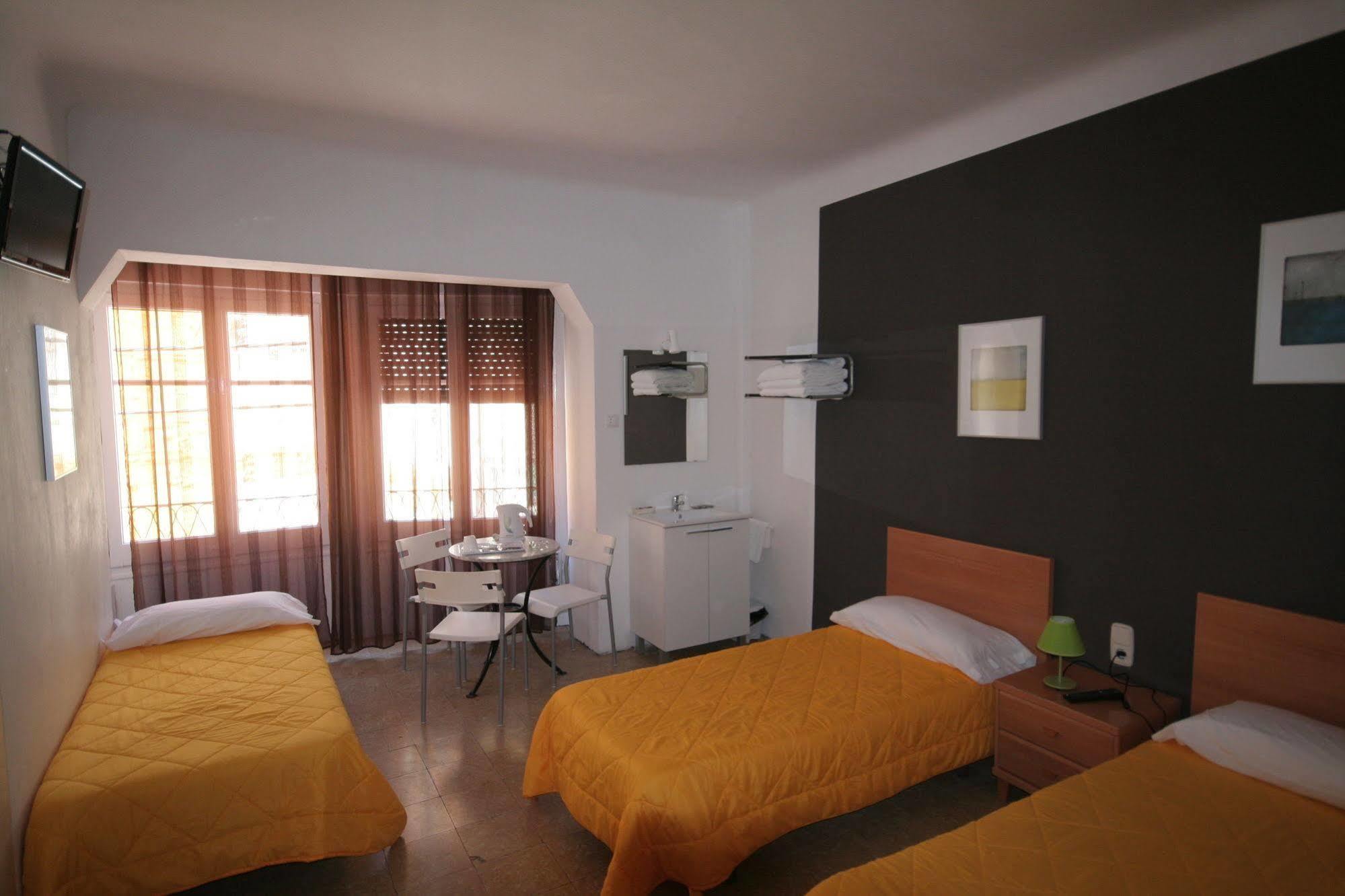Hostal Juventus Портбоу Екстериор снимка