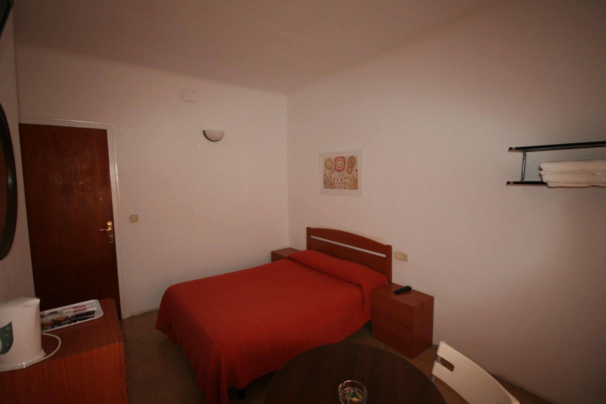 Hostal Juventus Портбоу Екстериор снимка